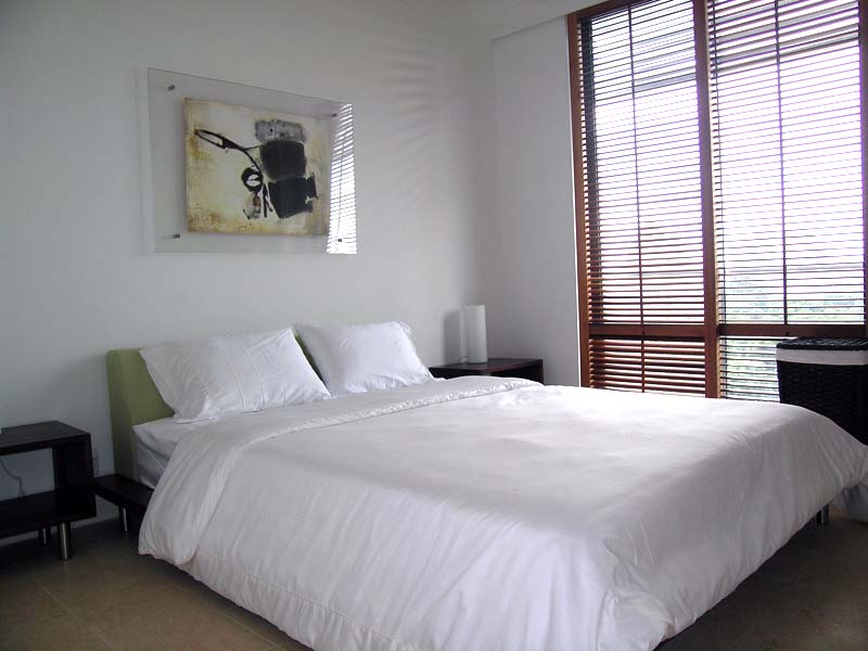 1290960738_master-bedroom.jpg