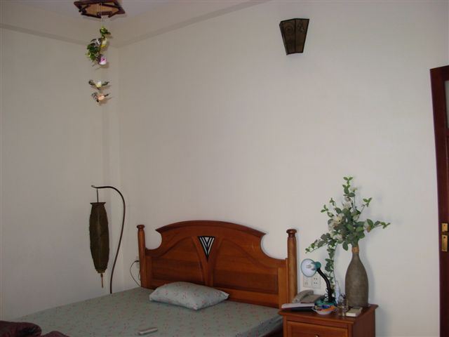 1291104303_bedroom3.jpg