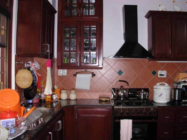 1291104475_kitchen.jpg