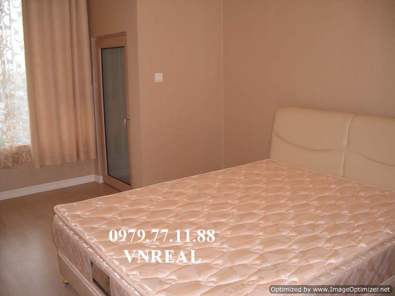 1315563956_bedroom1-b.jpg