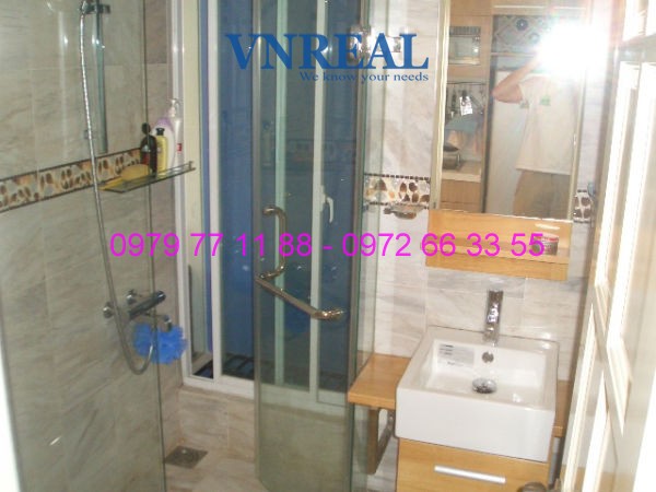 1362366431_e-bathroom1.jpg