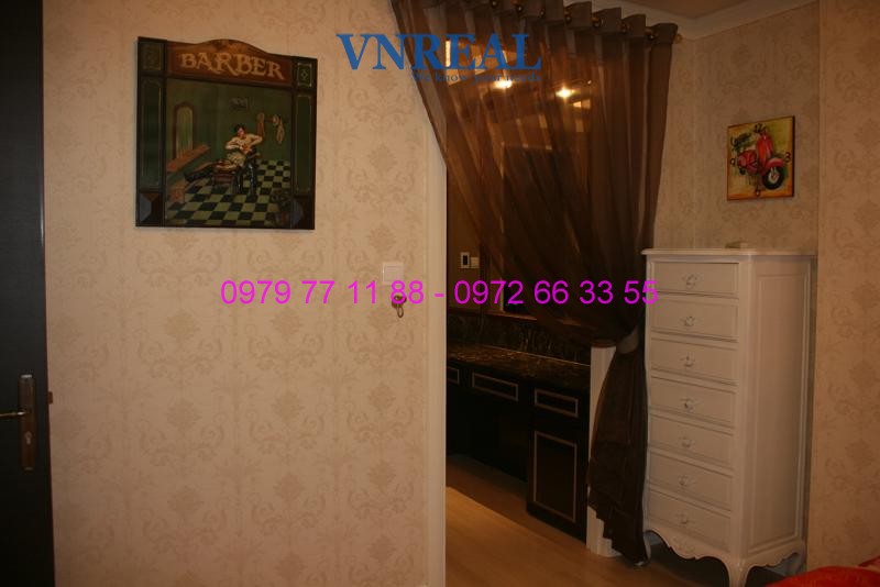 1363244793_changingroommasterbedroom.jpg